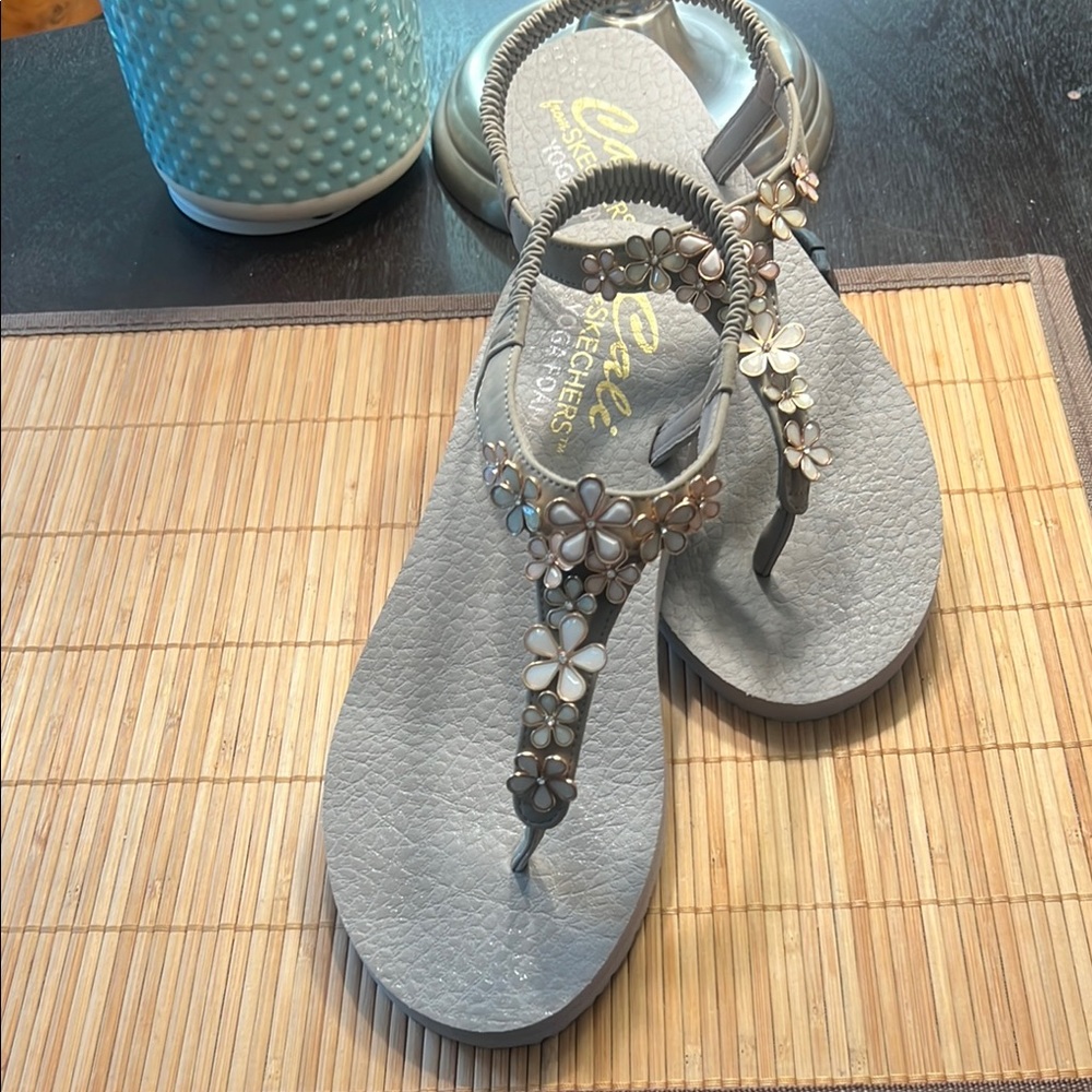 Skechers Women's Gray Floral Sandals